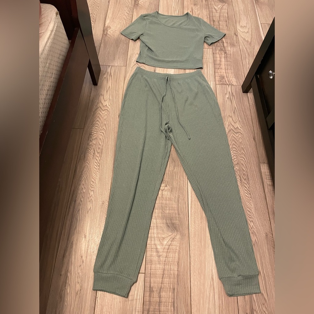 New Light Green Short Sleeve Loungewear top and faux drawstring leggings